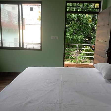 Crescent Moon Homestay Rishīkesh Buitenkant foto