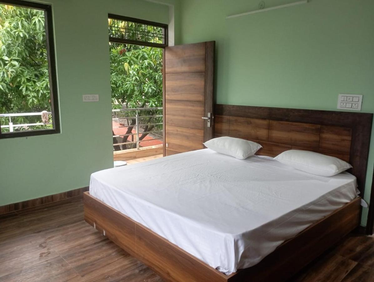 Crescent Moon Homestay Rishīkesh Buitenkant foto